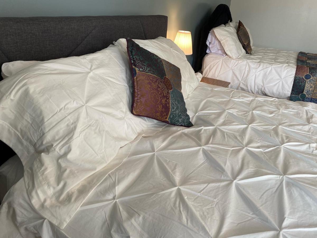 Webbers Lake Charlotte Motel Queen And Double Bed Exteriör bild