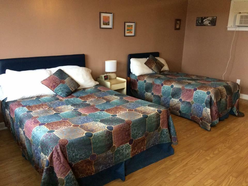 Webbers Lake Charlotte Motel Queen And Double Bed Exteriör bild