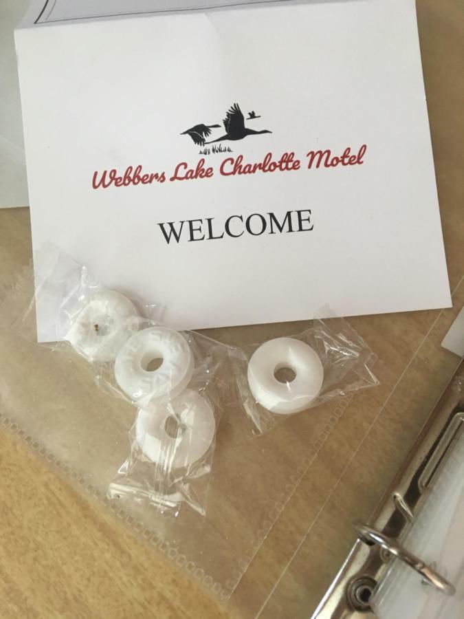 Webbers Lake Charlotte Motel Queen And Double Bed Exteriör bild