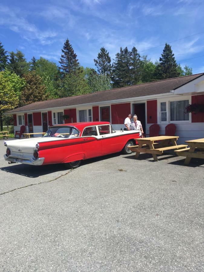 Webbers Lake Charlotte Motel Queen And Double Bed Exteriör bild